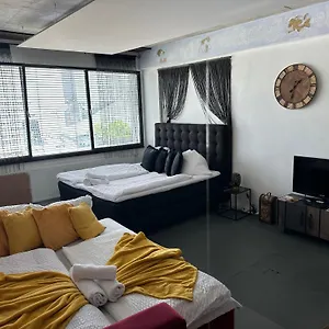 Apartamento Am Schwedenplatz, Viena