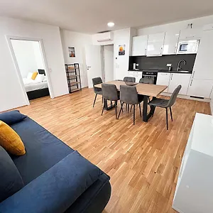 Modern, New, Next To Metro - Gg13 Vienna